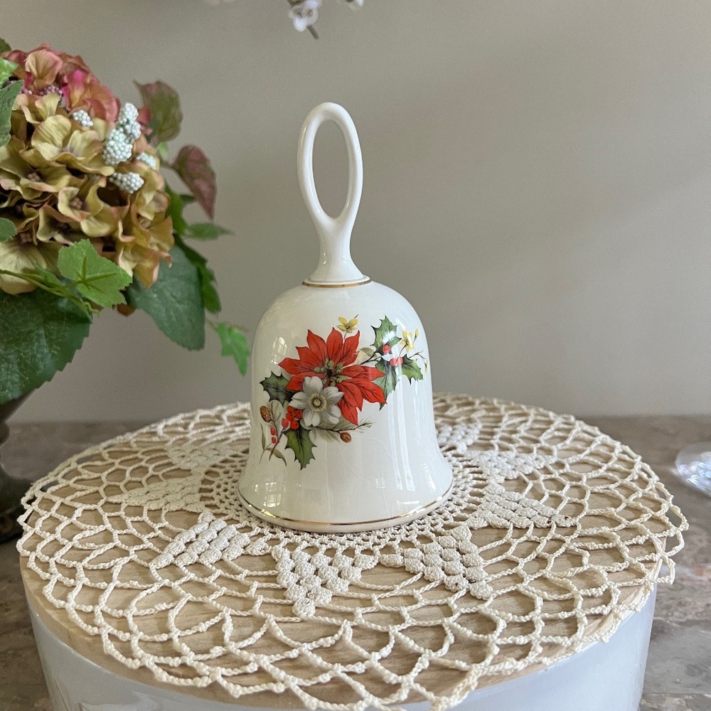Vintage Sadler Christmas Dinner Bell